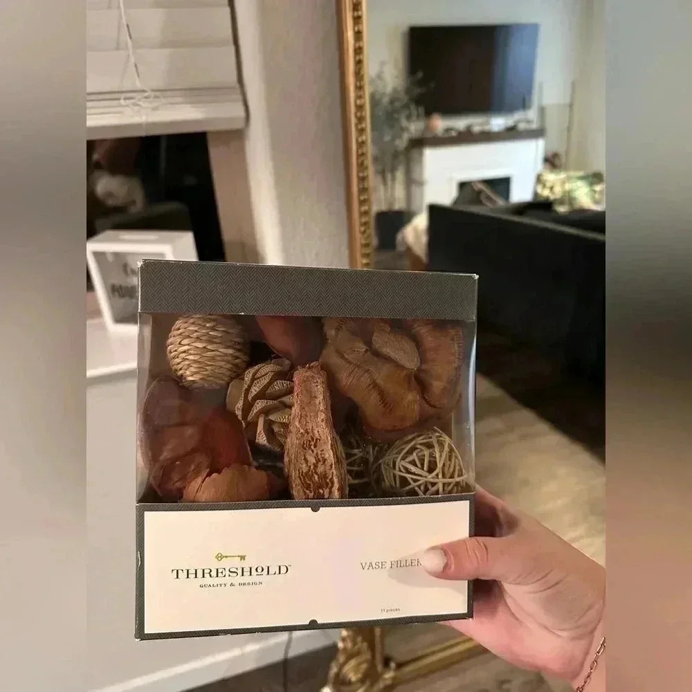NIB THRESHOLD VASE FILLER